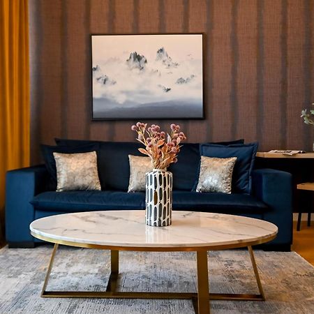 One Verdi Park Exclusive Apartments - Panoramic View & Private Parking 布加勒斯特 外观 照片