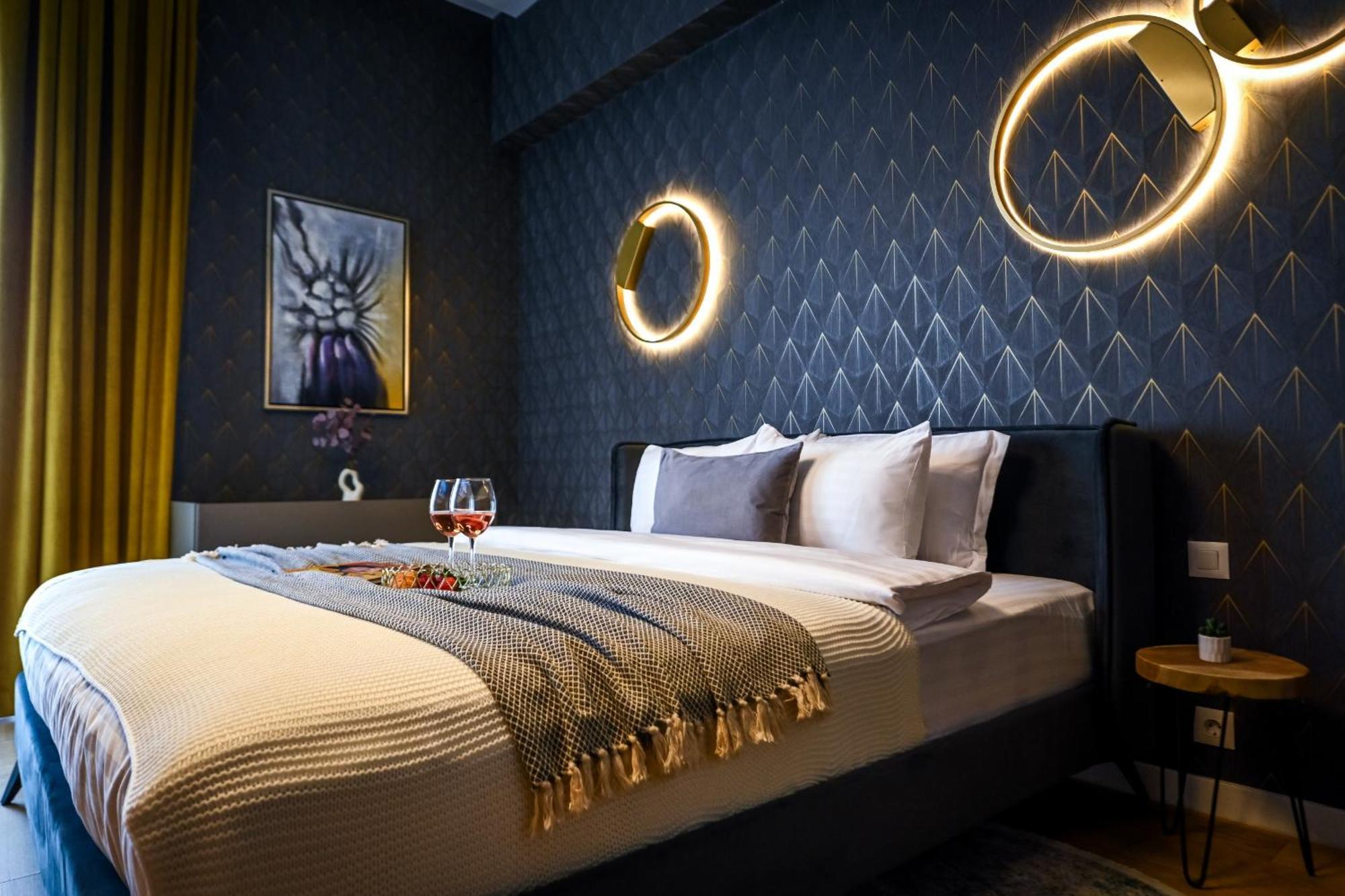 One Verdi Park Exclusive Apartments - Panoramic View & Private Parking 布加勒斯特 客房 照片