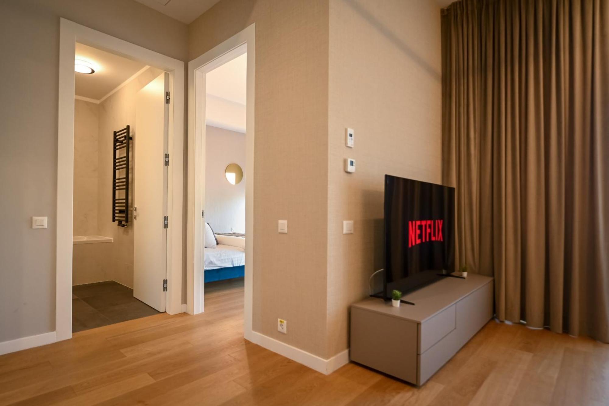 One Verdi Park Exclusive Apartments - Panoramic View & Private Parking 布加勒斯特 客房 照片