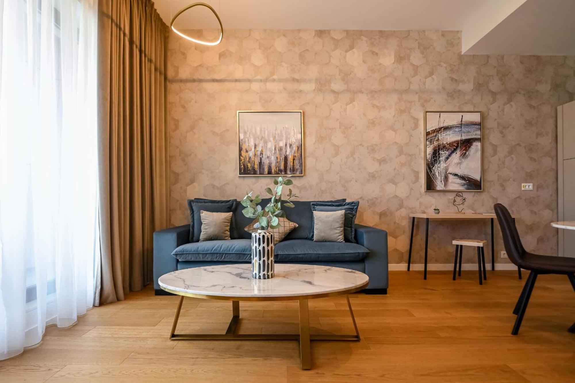 One Verdi Park Exclusive Apartments - Panoramic View & Private Parking 布加勒斯特 客房 照片