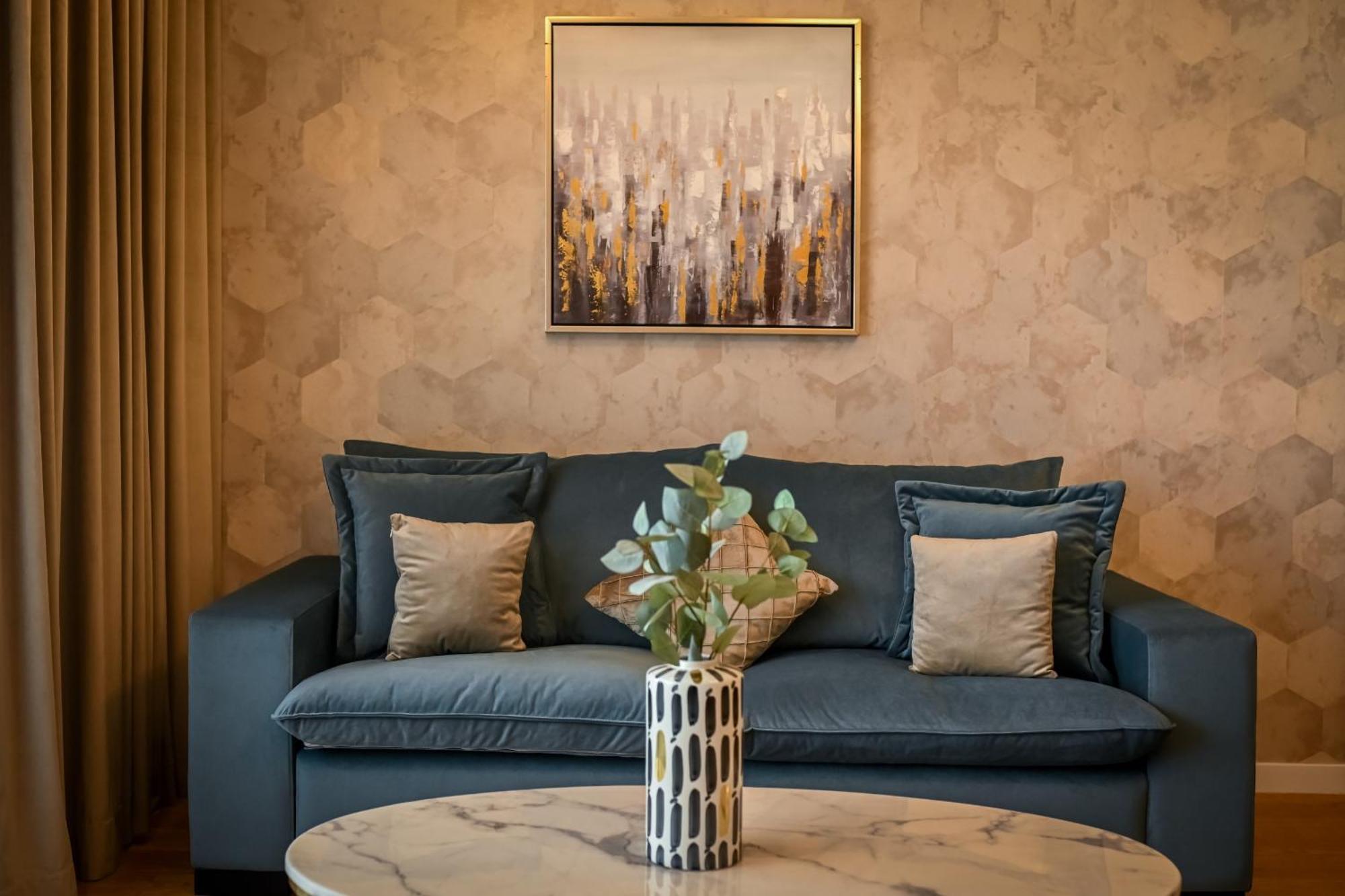 One Verdi Park Exclusive Apartments - Panoramic View & Private Parking 布加勒斯特 客房 照片