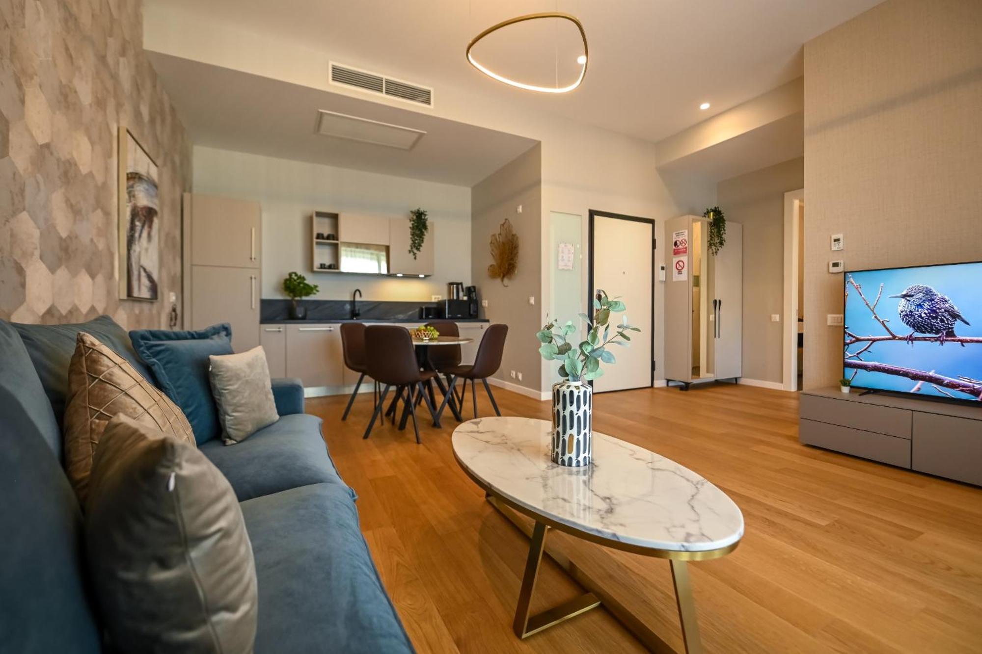 One Verdi Park Exclusive Apartments - Panoramic View & Private Parking 布加勒斯特 客房 照片
