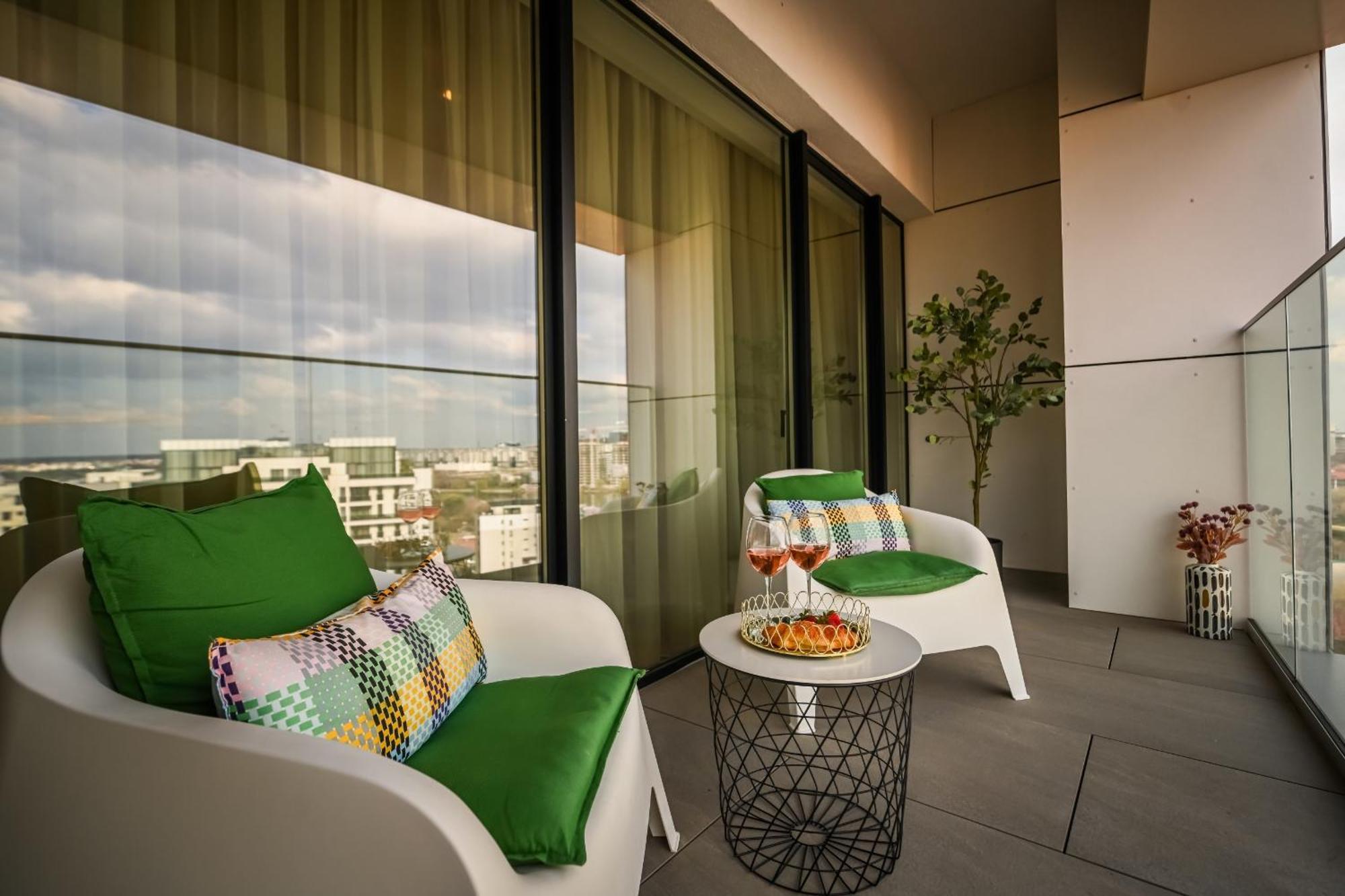 One Verdi Park Exclusive Apartments - Panoramic View & Private Parking 布加勒斯特 客房 照片