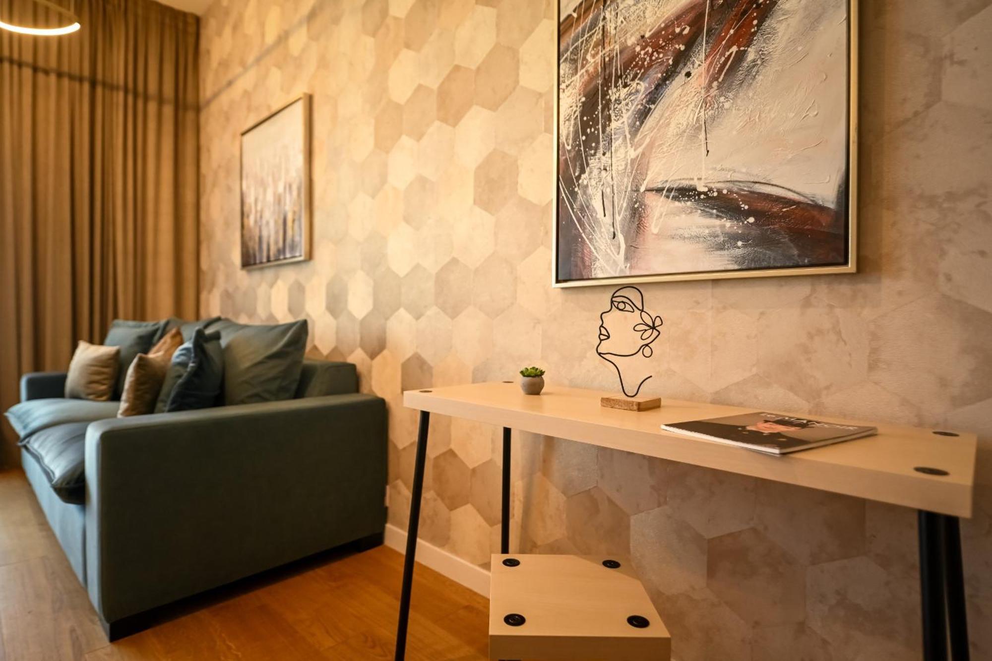 One Verdi Park Exclusive Apartments - Panoramic View & Private Parking 布加勒斯特 客房 照片