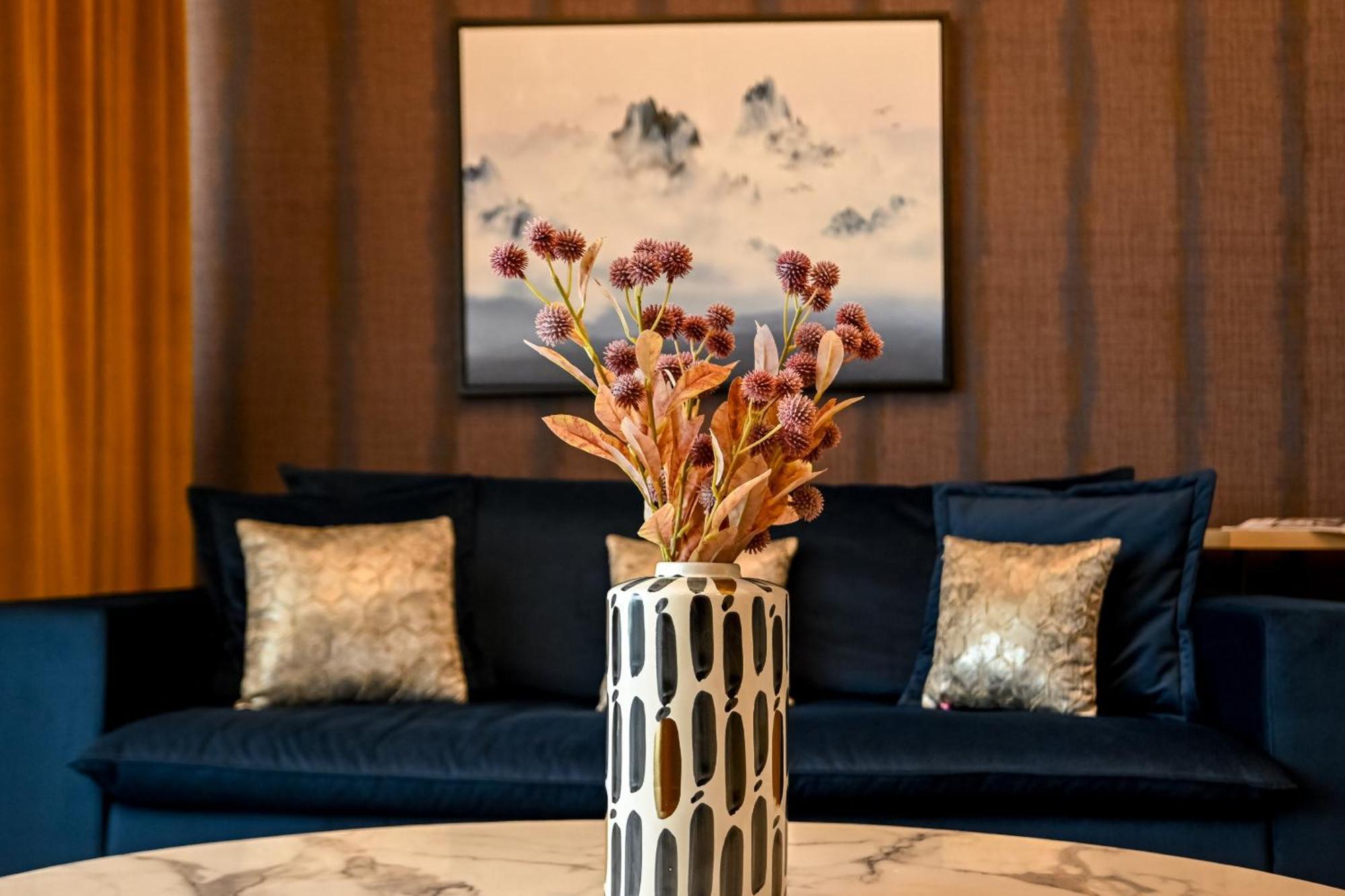 One Verdi Park Exclusive Apartments - Panoramic View & Private Parking 布加勒斯特 客房 照片