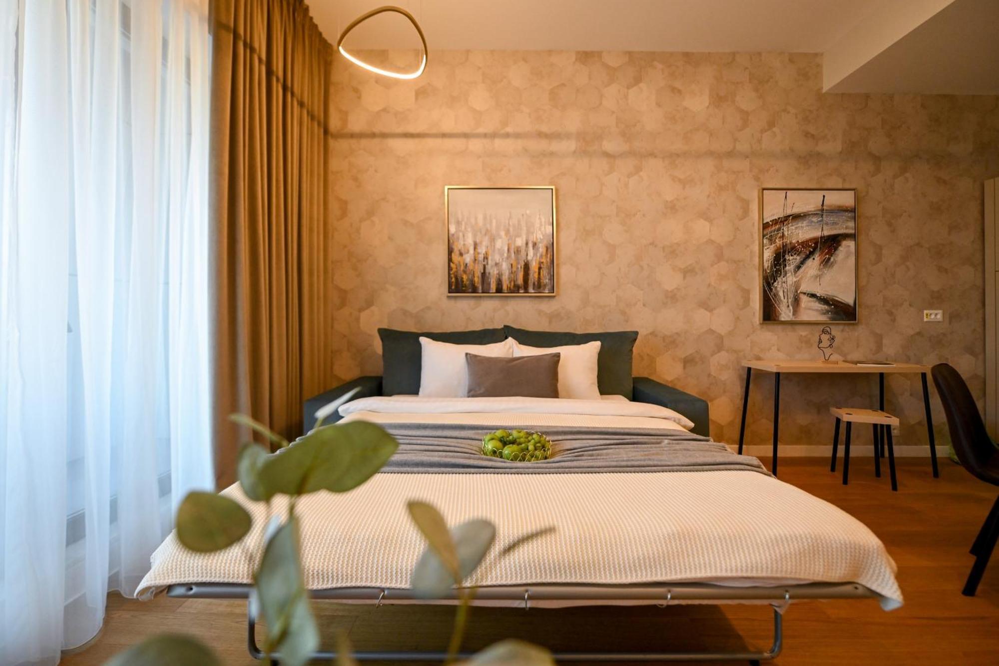One Verdi Park Exclusive Apartments - Panoramic View & Private Parking 布加勒斯特 客房 照片