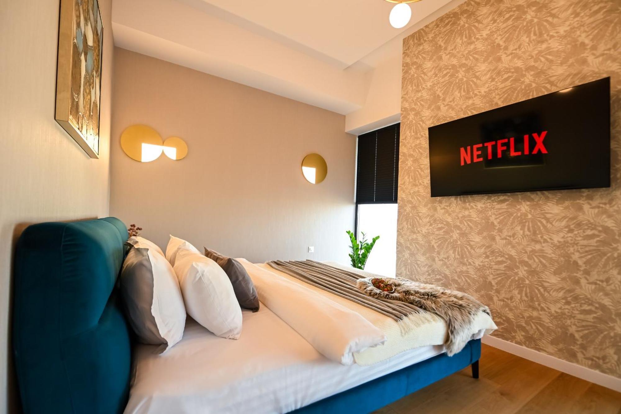 One Verdi Park Exclusive Apartments - Panoramic View & Private Parking 布加勒斯特 客房 照片