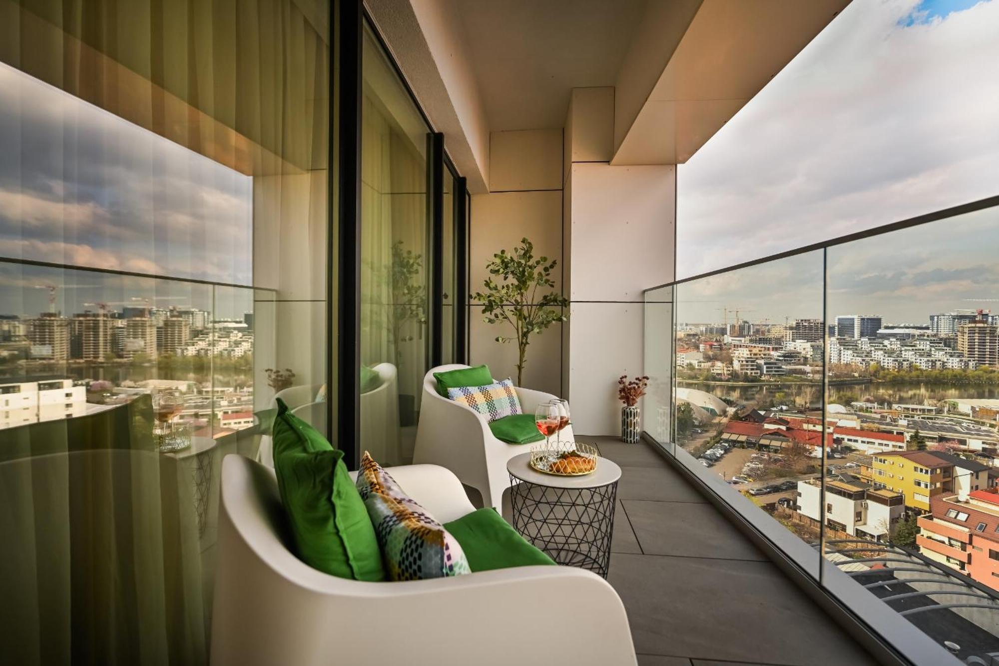One Verdi Park Exclusive Apartments - Panoramic View & Private Parking 布加勒斯特 客房 照片
