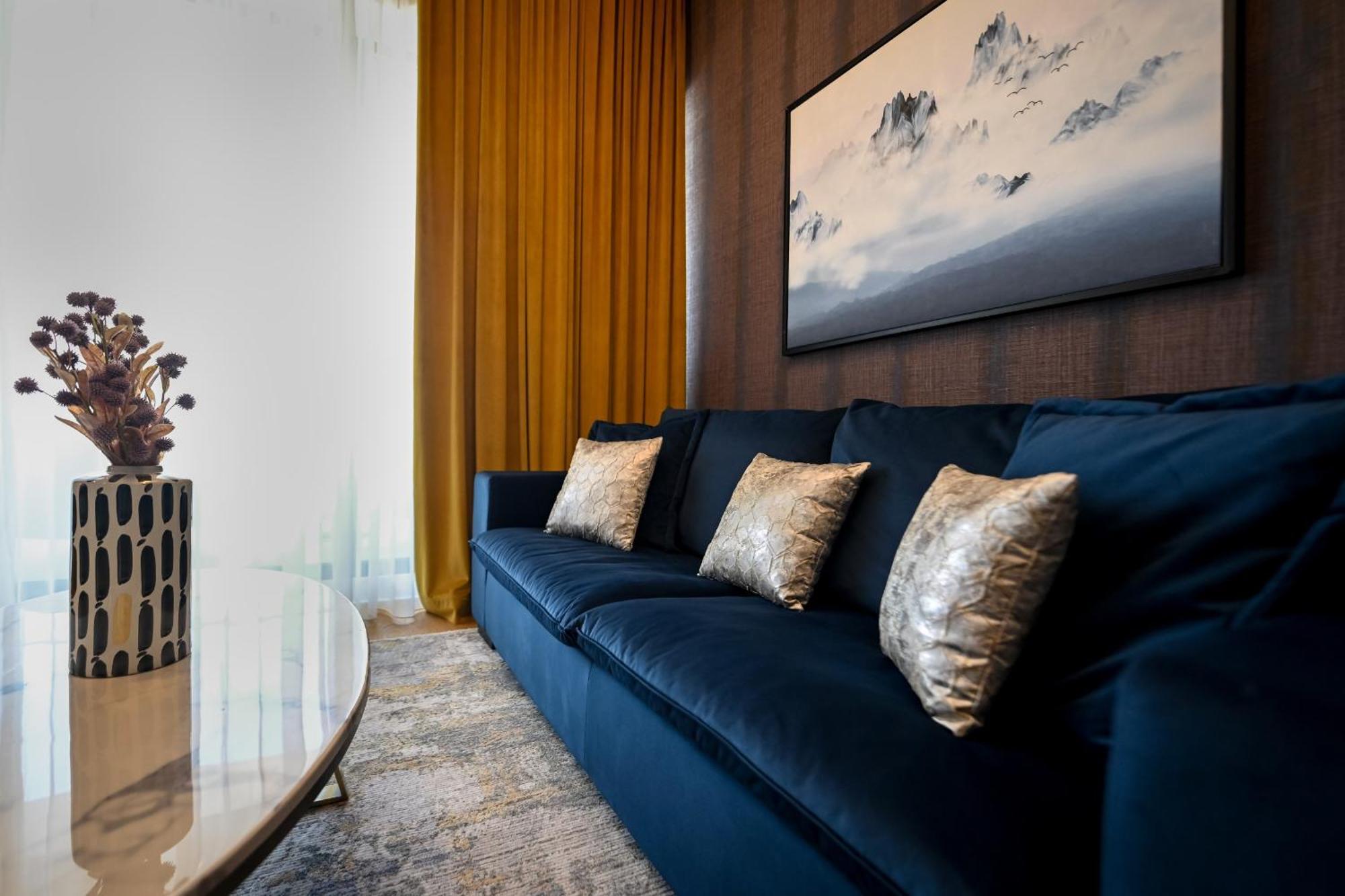 One Verdi Park Exclusive Apartments - Panoramic View & Private Parking 布加勒斯特 客房 照片